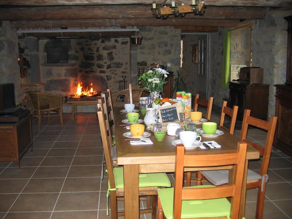 مبيت وإفطار Medeyrolles La Ferme Des Genets المظهر الخارجي الصورة